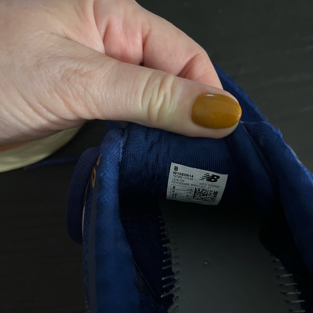 New Balance women’s athletic shoes - Picture 5 of 8